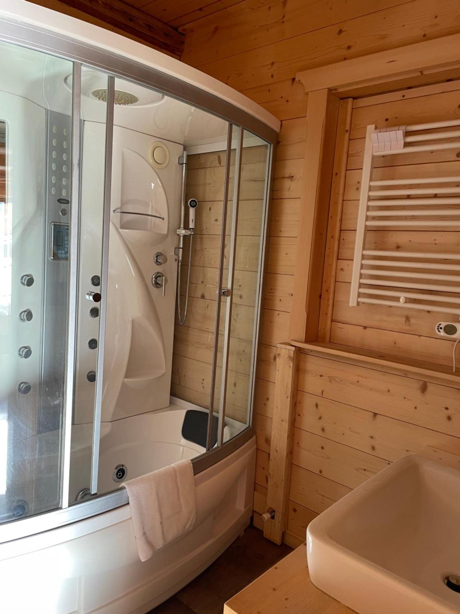 Camera Tripla